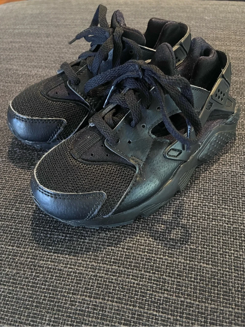 Nike Kids' Huarache All-Black Athletic Shoes